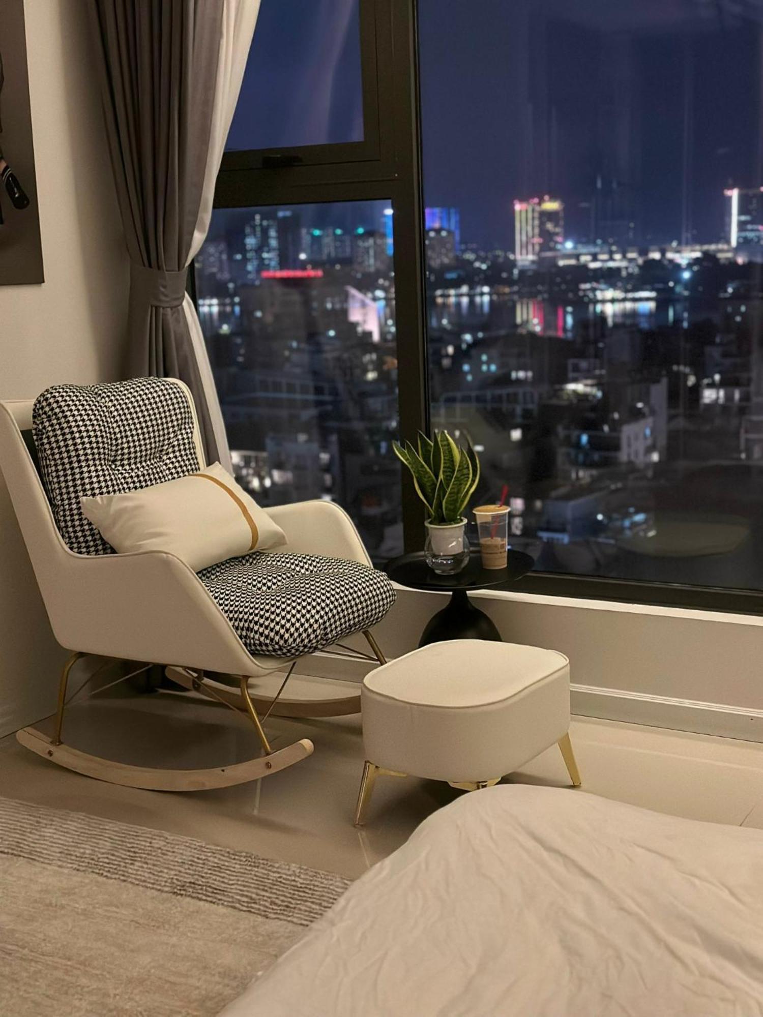Westlake Homestay Hanoi - D'Le Roi Soleil 외부 사진